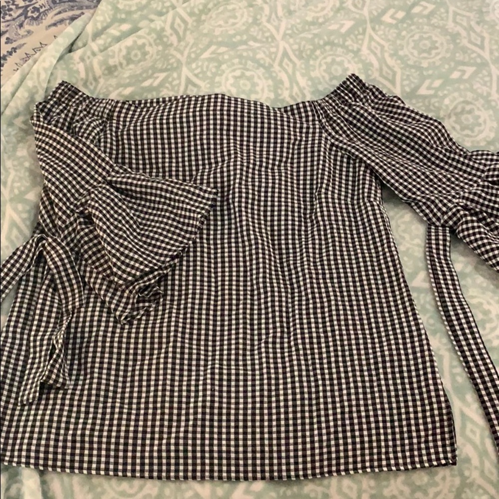 Size 10 HM off the shoulder blouse